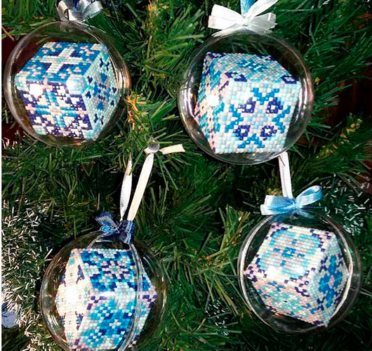 На фото изображено - Новогодние украшения своими руками, рис. Мозаичные шары