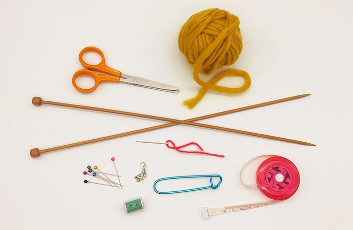 На фото изображено - Вязание для начинающих, рис. Материалы и инструменты для вязания