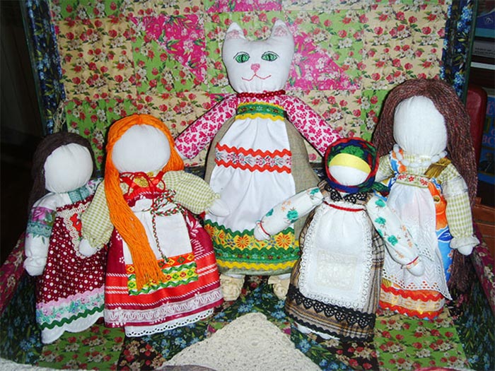 На фото изображено - История русской тряпичной куклы, рис. Особенности русских тряпичных кукол