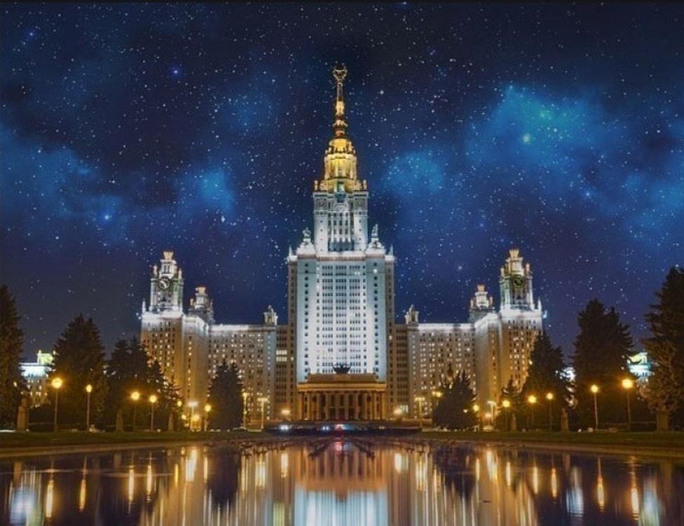 

Картина по номерам «Московский университет ночью»