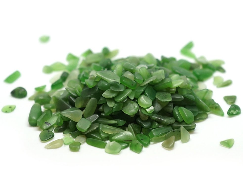 15 про натуральный. Кварц (зеленый) (kvarz-19). Зелёный кварц камень. Кварц крошка зеленая. Натуральный камень кварц зеленый.