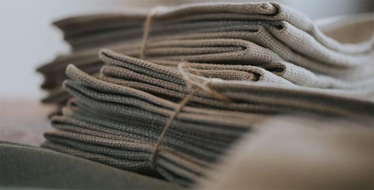 На фото изображено - Ткани для шитья: какие бывают и чем отличаются, рис. Драп