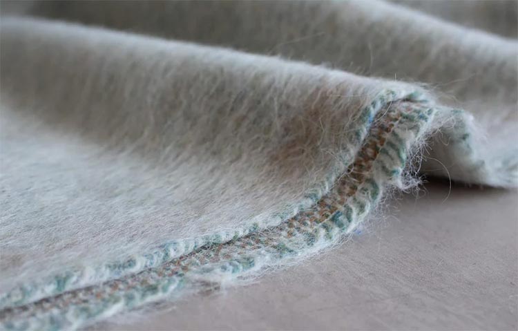 На фото изображено - Ткани для шитья: какие бывают и чем отличаются, рис. Альпака