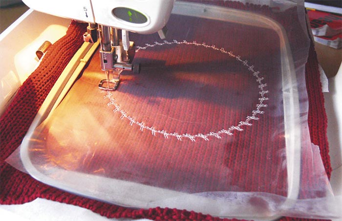 На фото изображено - Вышивка трапунто - оригинальная техника, пришедшая из Италии, рис. Стабилизатор для швейной машины