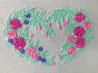 Вышивка лентами «Розовое сердце»