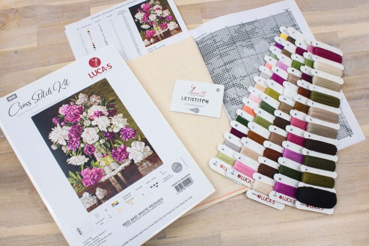 Набор для вышивания «Красные и белые пионы» — картинка 5