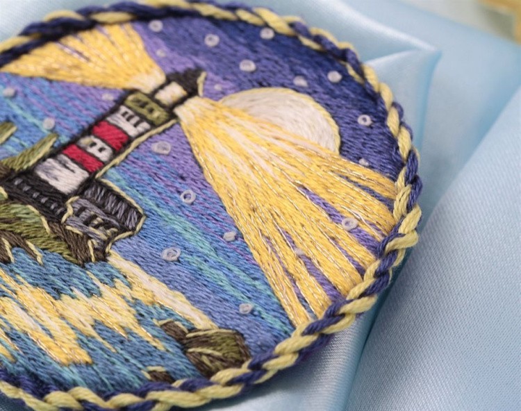 Набор для вышивания «Брошь. Ночной маяк» — картинка 3