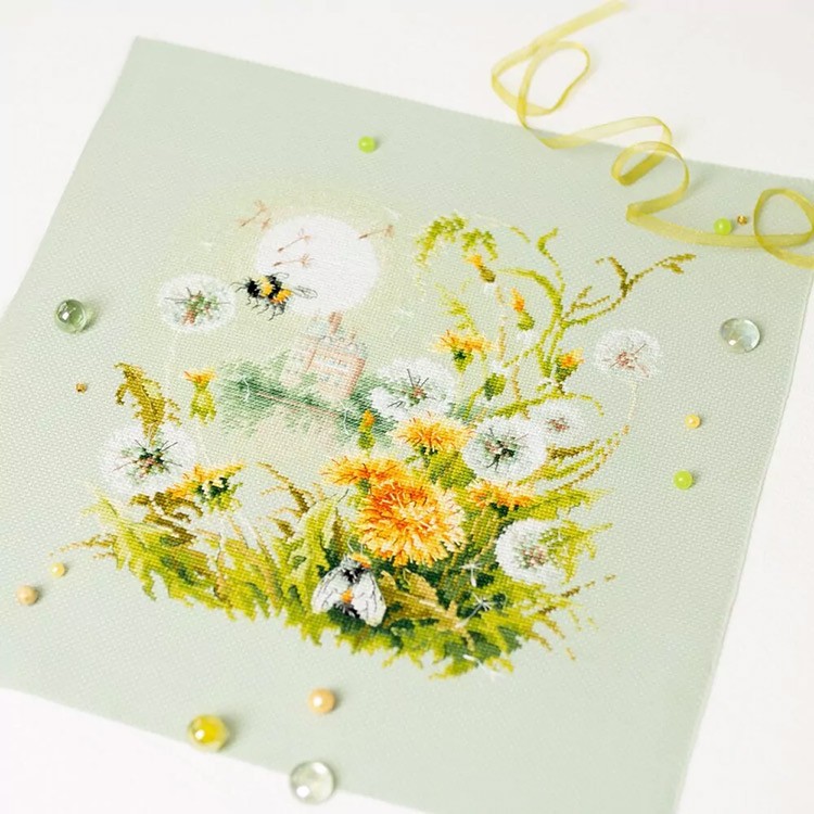 Набор для вышивания «Живые истории. Шмель» — картинка 2
