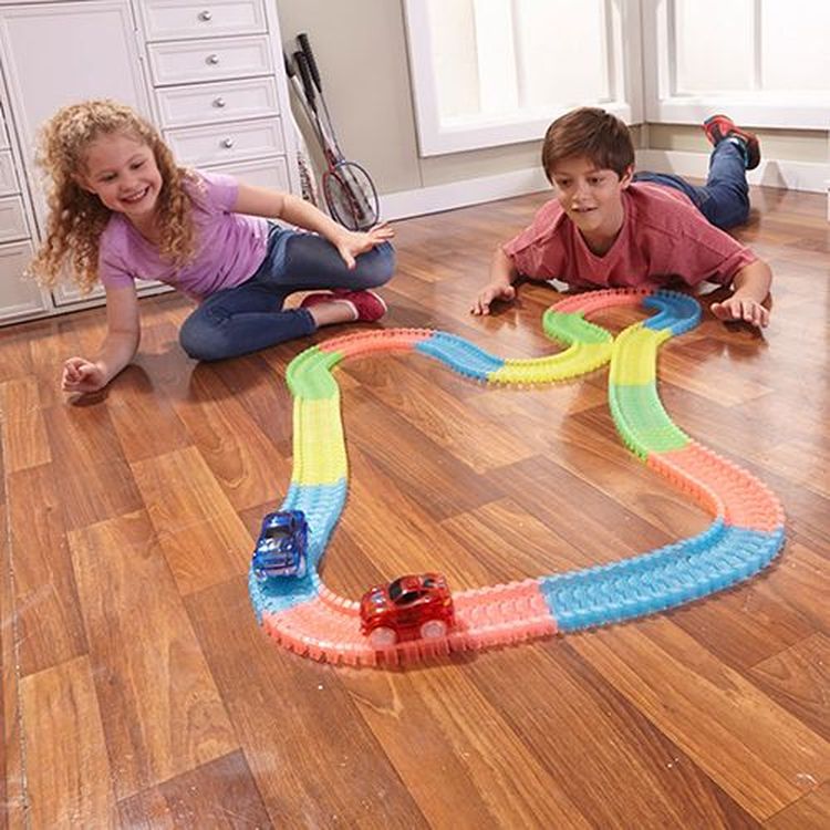 Конструктор Гоночная трасса Magic Tracks 220 деталей — картинка 3