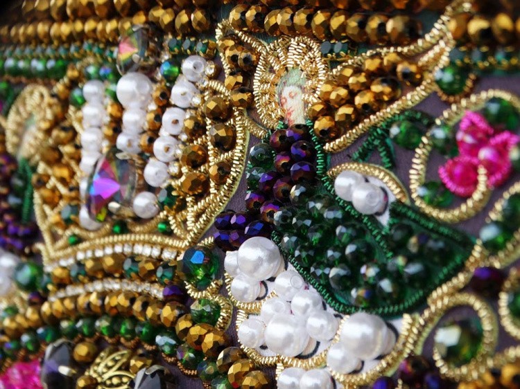 Набор для вышивания хрустальными камнями Богородица «Феодоровская» (акриловый жемчуг) — картинка 4