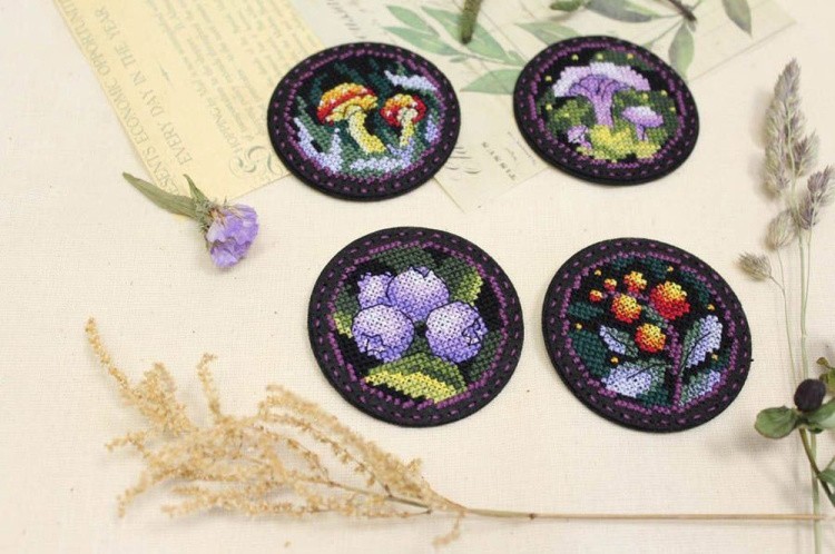 Набор для вышивания «Лесные сюжеты. Значки. Магниты» — картинка 5