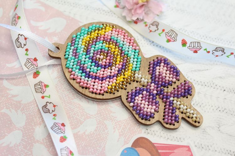 Набор для вышивания «Ёлочная игрушка. Леденец» — картинка 4