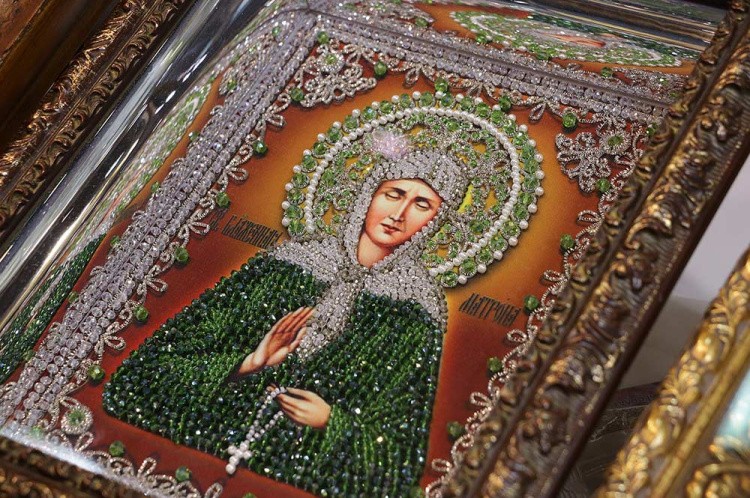 Вышивка Образа в каменьях «Святая Матрона» — картинка 6