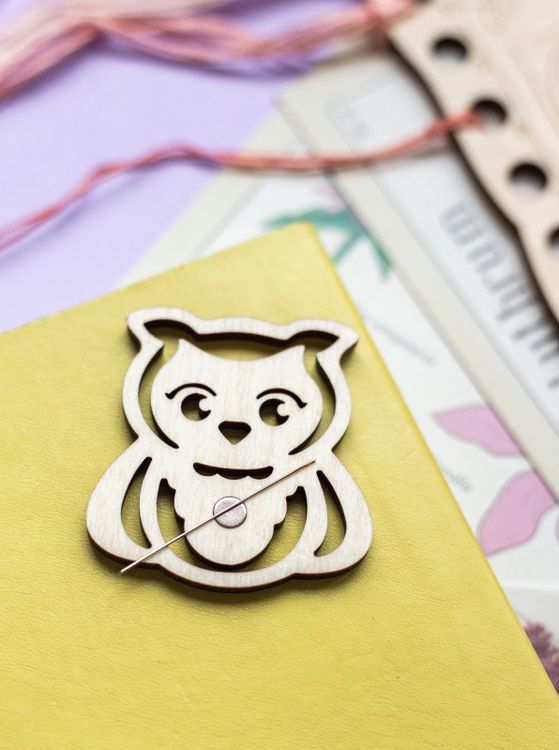 Органайзер для мулине c игольницей «Лесная история. Совуня» — картинка 3