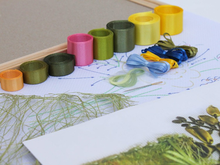 Вышивка лентами «Краски лета» — картинка 2