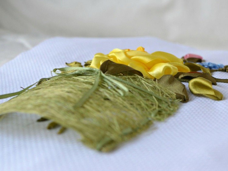 Вышивка лентами «Краски лета» — картинка 6