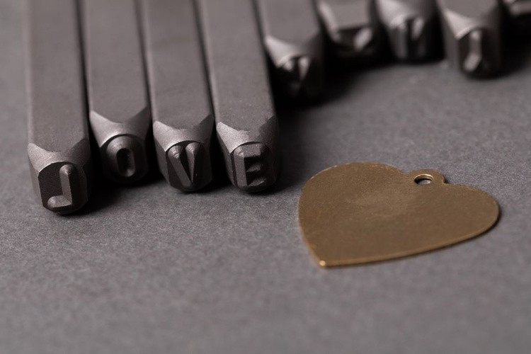 Набор штампов для чеканки по металлу «Английский алфавит», 4 мм, Промысел — картинка 3