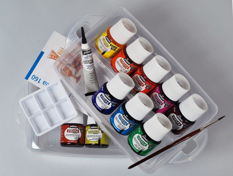 Набор красок по стеклу под обжиг с аксессуарами Vitrea 160, 36 цветов — картинка 2