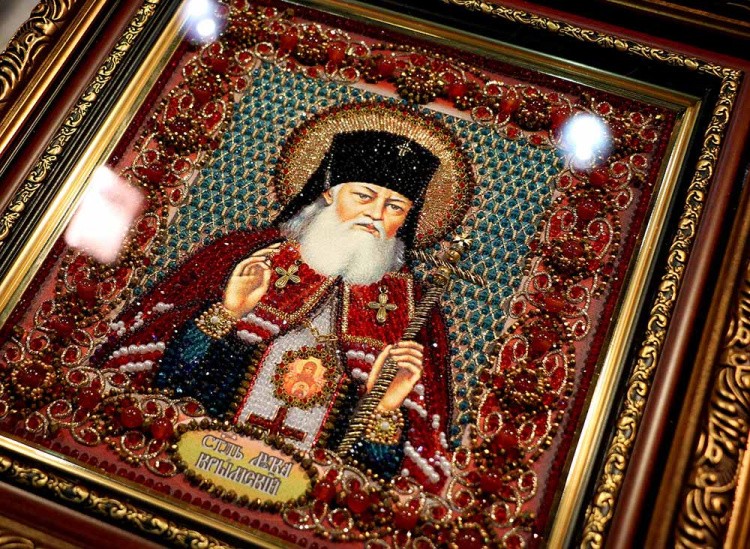 Вышивка Образа в каменьях «Святитель Лука Крымский» — картинка 2