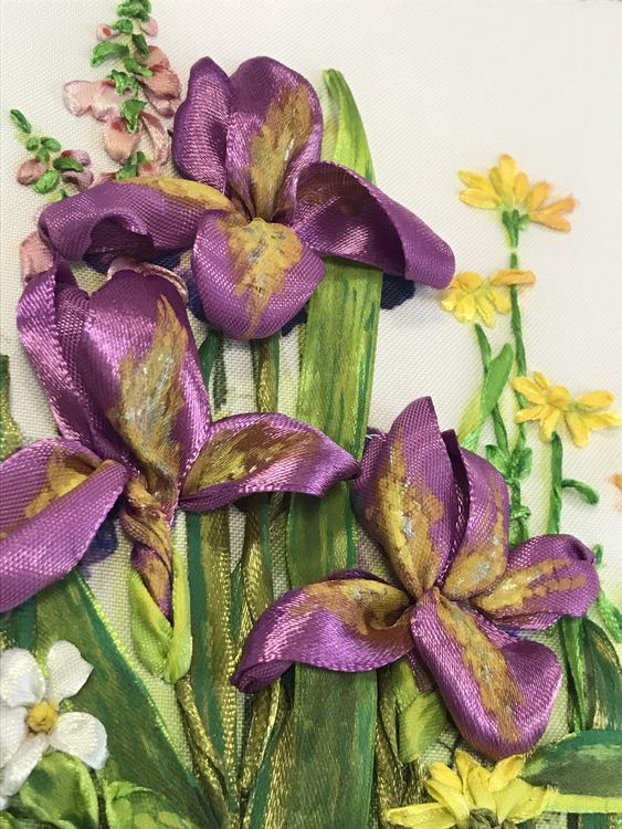 Вышивка лентами «Ирисы и люпин» — картинка 2