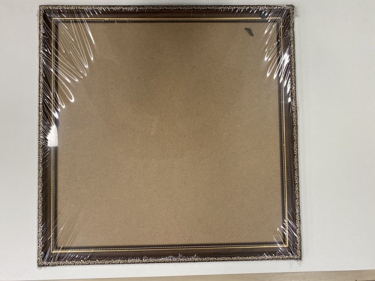 УЦЕНКА. Рамка без стекла для картин «Dorothy» (немного отколот один угол) — картинка 2