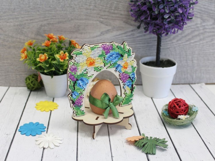 Набор для вышивания «Подставка под яйцо. Цветочная арка» — картинка 4