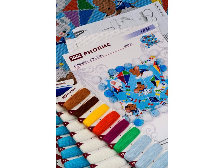 Набор для вышивания «Подушка. Выше облаков» — картинка 2