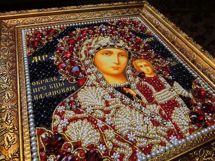 Набор вышивки хрустальными камнями «Казанская» (красная) — картинка 2