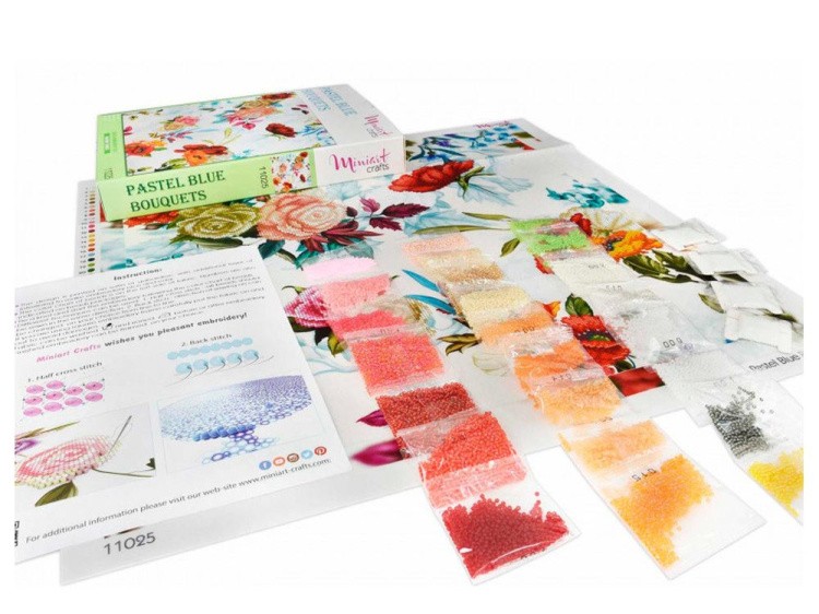 Набор вышивки бисером «Пастельно-голубой букет» — картинка 3