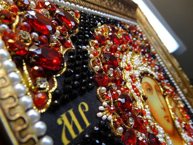 Набор вышивки хрустальными камнями «Казанская» (красная) — картинка 11