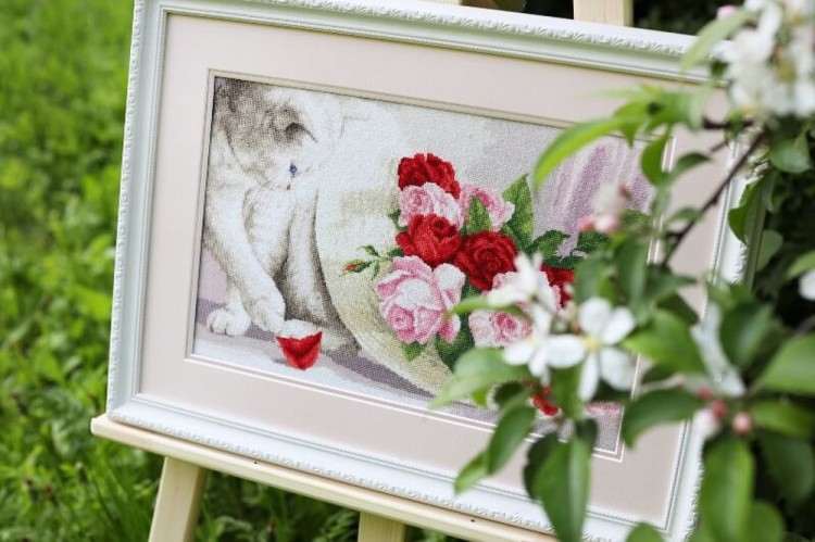 Набор для вышивания «Кот и розы» — картинка 3