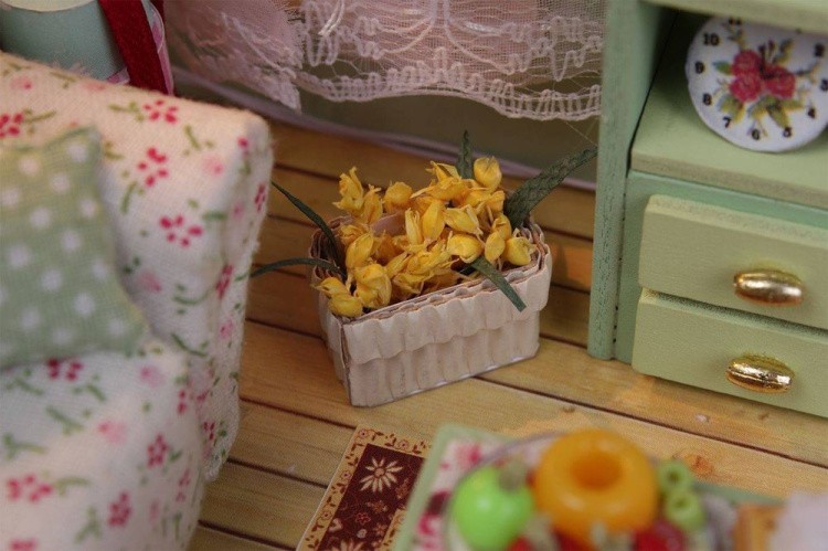 Набор для создания миниатюры (румбокс) «Чай вдвоём (с фигурками)» (русифицированная версия) — картинка 5