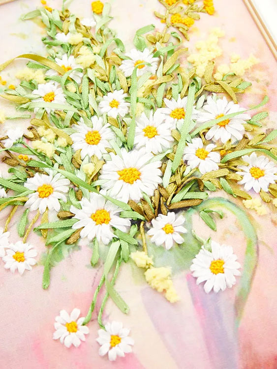 Вышивка лентами «Белый букет» — картинка 5