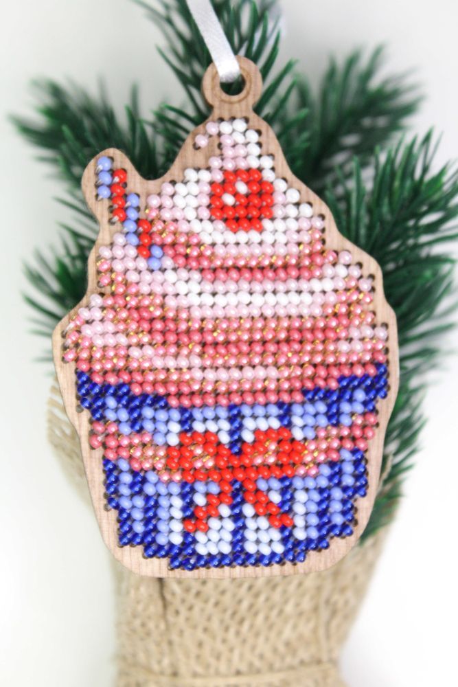 Набор для вышивания «Ёлочная игрушка. Пирожное №1» — картинка 4