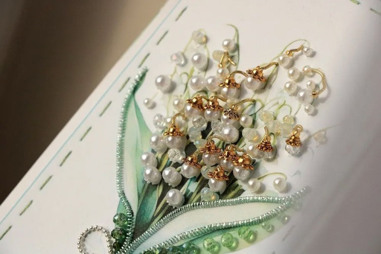 Набор для вышивания хрустальными бусинами открытка-конверт «Ландыши» — картинка 2