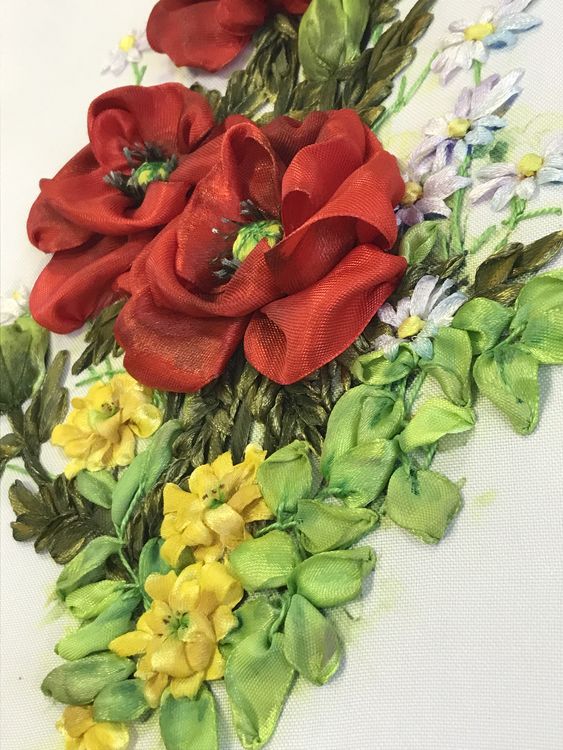 Вышивка лентами «Маки и луговые цветы» — картинка 2