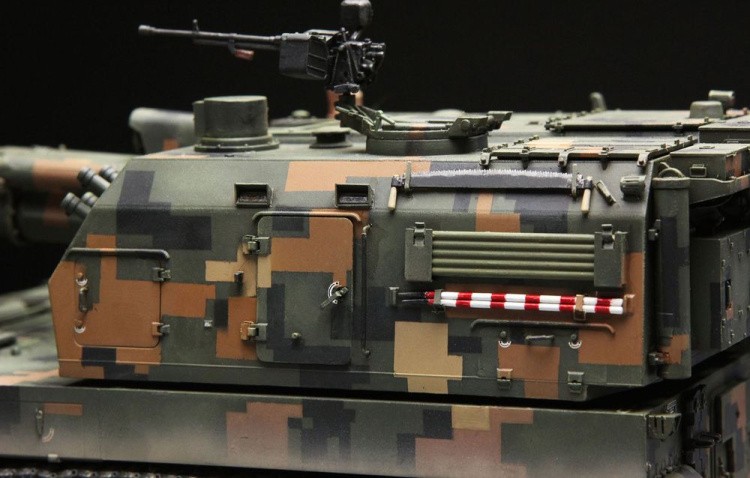 Сборная модель «Самоходная артиллерийская установка PLZ-05» — картинка 2