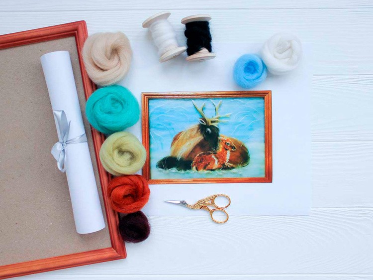 Картина шерстью «Олени» — картинка 2