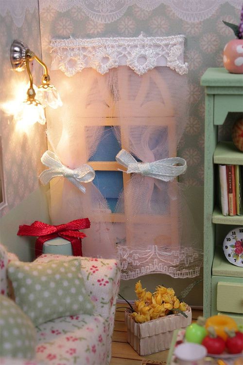 Набор для создания миниатюры (румбокс) «Чай вдвоём (с фигурками)» (русифицированная версия) — картинка 3