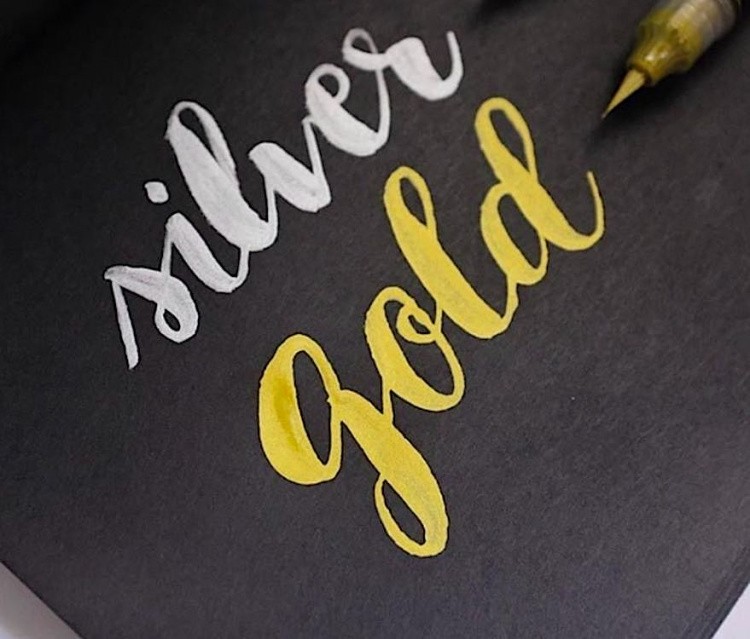 Маркер-кисть с кнопкой подкачки чернил, 1-10 мм, серебро, Pentel — картинка 6