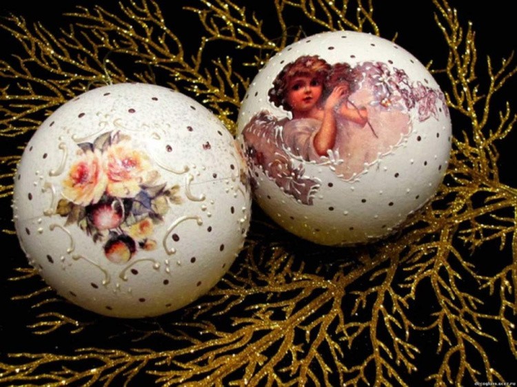 Шары елочные пластиковые белые для декорирования (d 6 см), 4 шт. — картинка 5