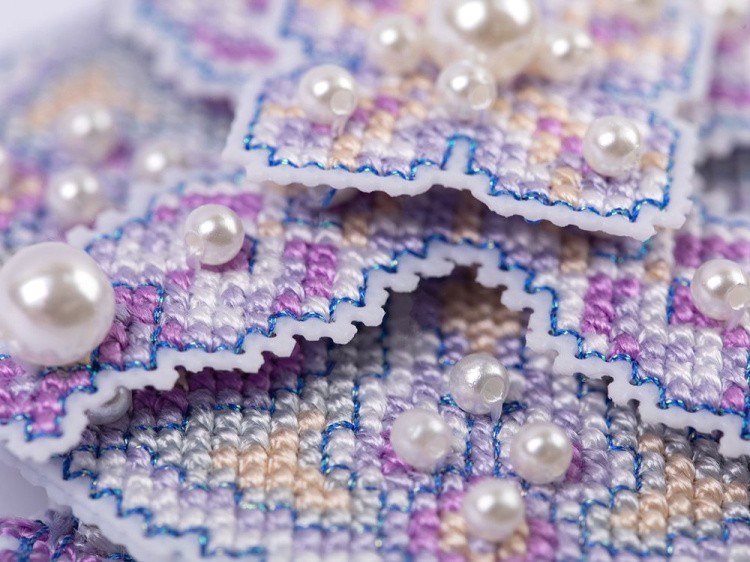 Набор для вышивания «Новогодняя игрушка. Лиловый шар» — картинка 4