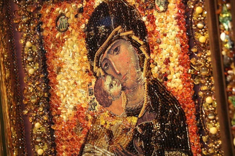 Вышивка Образа в каменьях «Владимирская Божия Матерь (храмовая икона)» — картинка 2