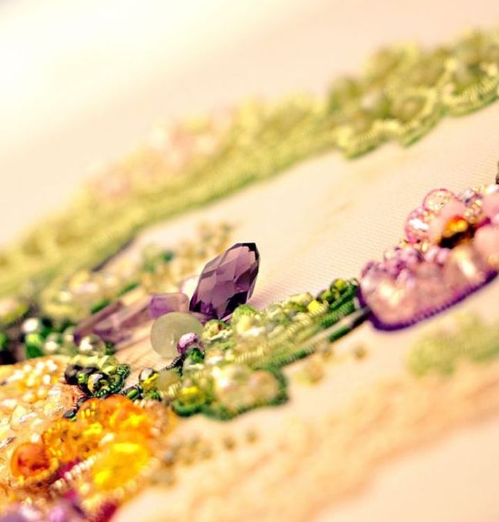 Набор для вышивания хрустальными бусинами «Цветочное кружево. Виолы» — картинка 5