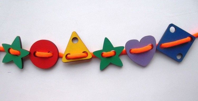 Развивающее пособие из дерева. Шнуровка «Геометрические фигуры» — картинка 5