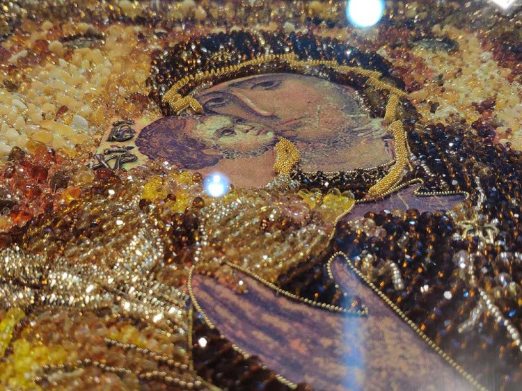 Вышивка Образа в каменьях «Владимирская Божия Матерь (храмовая икона)» — картинка 3