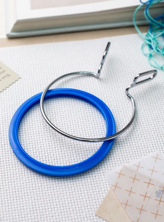 Пяльцы пружинные, диаметр 5,8 см, h-5, цвет: голубой, Nurge — картинка 2