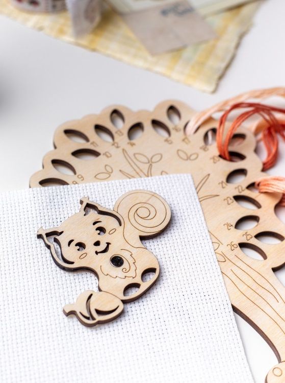 Органайзер для мулине c игольницей «Лесная история. Белочка» — картинка 3