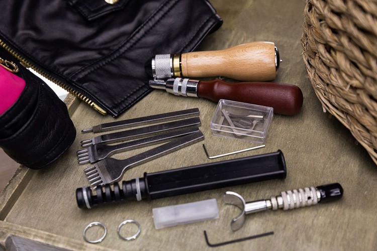 Ручная швейная машинка по коже — картинка 5