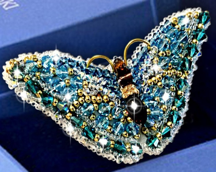 Вышивка Образа в каменьях «Циркон» (брошь) с кристаллами Сваровски